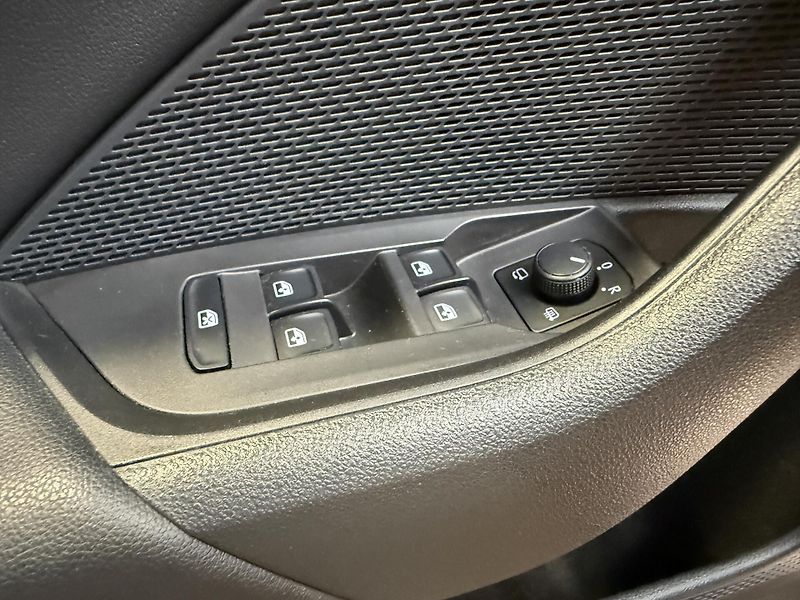 Škoda Octavia 2.0 TDI 110kW DSG Sportline Co - fotka 10 z 14