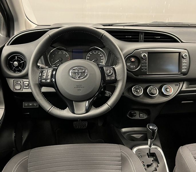 Toyota Yaris 1.5 AT ACTIVE TREND - fotka 5 z 15
