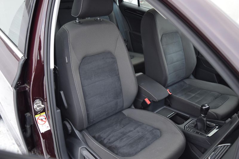 Volkswagen Golf Sportsvan (2018) 1.4TSI 92kw HIGHLINE BMT NAVI - fotka 36 z 50