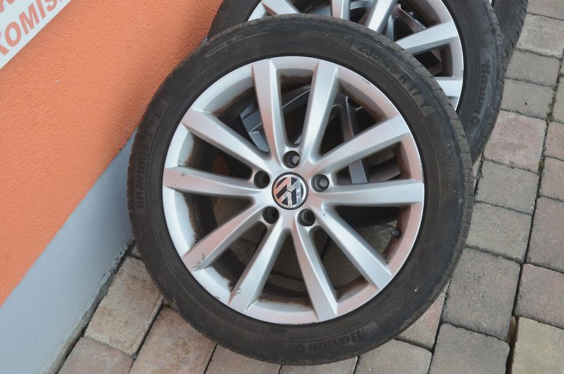 Volkswagen Passat (2014) 2.0 TDi 103kW Highline / ČR  - fotka 12 z 33