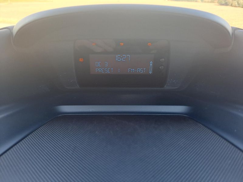 Ford C-MAX (2011) 1.6 77 KW, SERVISKA,PĚKNÝ STAV - fotka 18 z 33