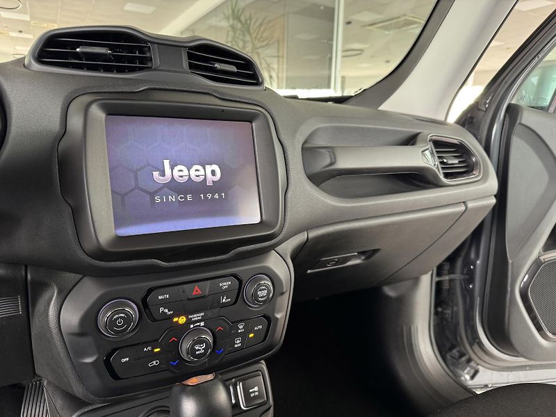 Jeep Renegade 1,3T 4xe*AWD*Distronic*DPH - fotka 20 z 36