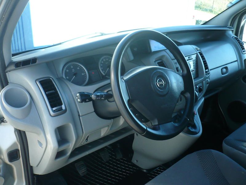 Opel Vivaro 2.5DCI 107Kw Long Klima - fotka 10 z 26