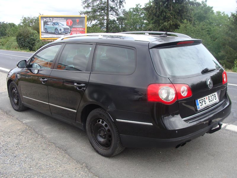 Volkswagen Passat 2.0 TDi, 125 kW, klima, tažné - fotka 3 z 24