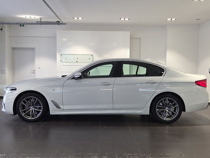 BMW Řada 5 (2018) 530d xDrive M Sport - fotka 3 z 16