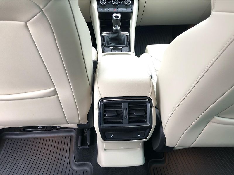 Škoda Kodiaq 2,0 TDI 4x4 Style - fotka 22 z 30