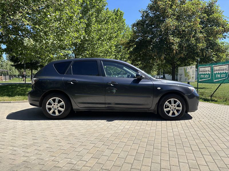 Mazda 3 1.6 Sport Active - fotka 12 z 28