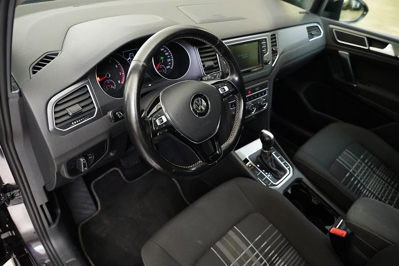 Volkswagen Golf - fotka 14 z 28