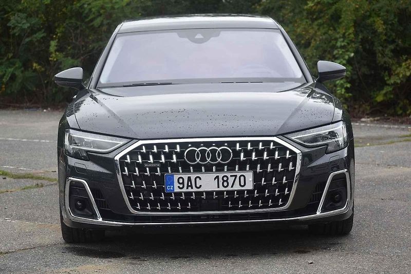 Audi A8 L budeme vídat třeba v diplomatických čtvrtích