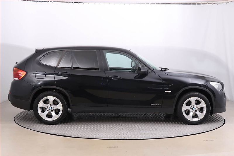 BMW X1 (2010) xDrive20d, 4X4, Xenony - fotka 6 z 17