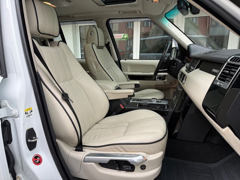 Land Rover Range Rover (2012) 4.4 TDV8 Vogue - fotka 11 z 27