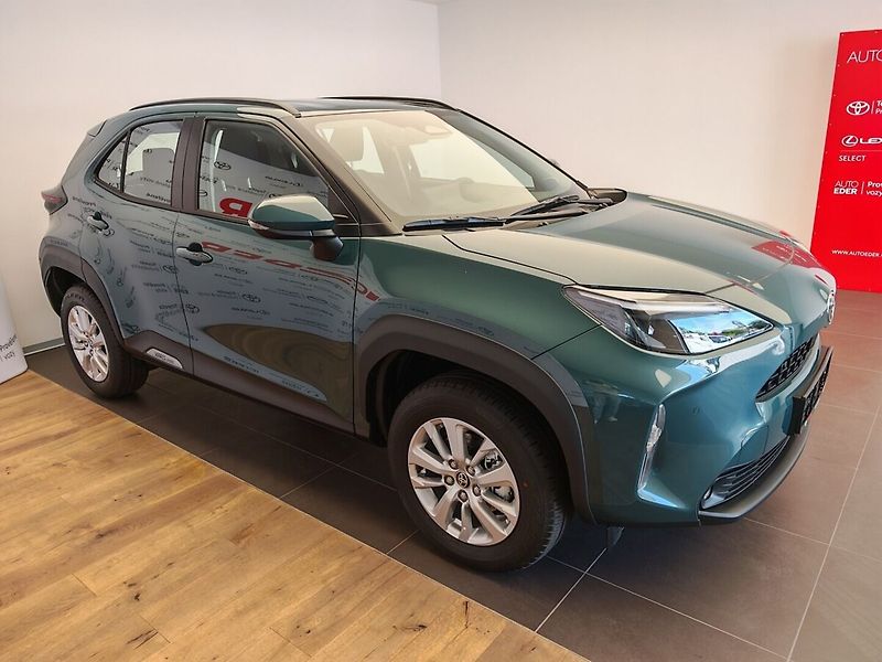 Toyota Yaris Cross 1.5 Hybrid ( 115k ) e-CVT 4x2 - fotka 3 z 33