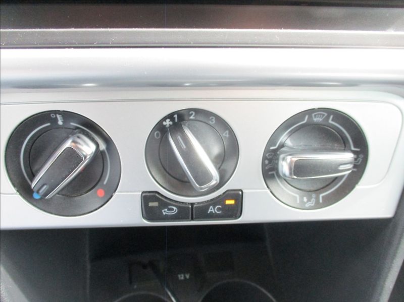 Volkswagen Polo 1,4 i 16v,klima,xenon,rozvody, - fotka 17 z 22