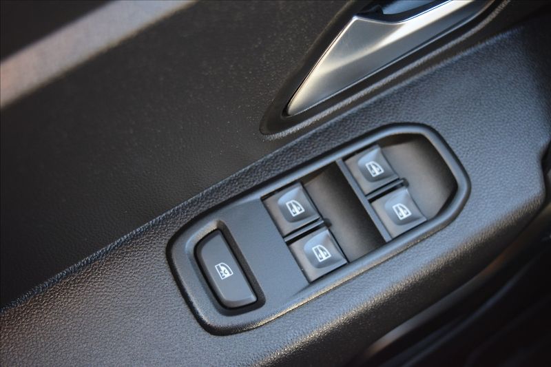 Dacia Duster 1,6 SCe 84KW 1 MAJITEL, TAŽNÉ - fotka 26 z 42