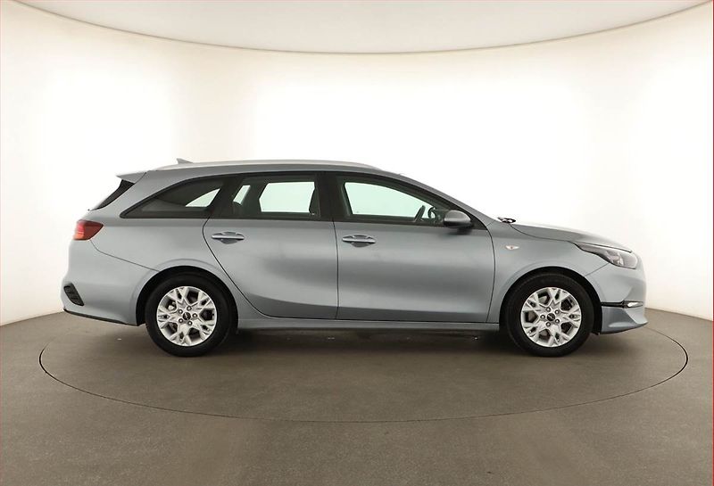 Kia Ceed (2023) Spin 1.0 T-GDI, SPIN, DPH - fotka 6 z 13