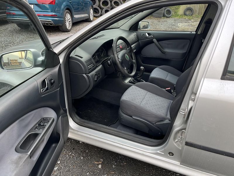 Škoda Octavia (2002) 1,6i 75 Kw Dig.Klima ASR - fotka 9 z 16