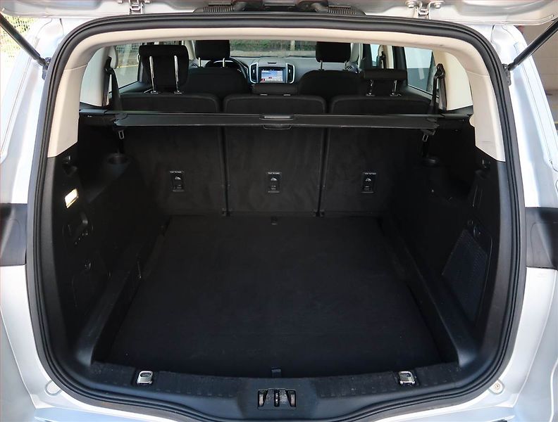 Ford S-MAX (2019) 2.0 EcoBlue, 4X4, Automat - fotka 14 z 19