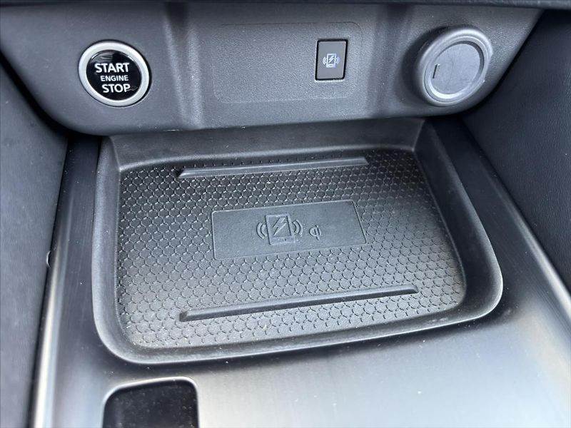 Nissan Qashqai 1,3 i AT N-Connecta - fotka 27 z 43