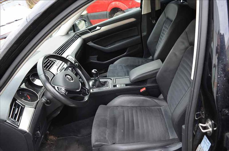 Volkswagen Passat (2017) VARIANT 2,0 TDI - fotka 12 z 16