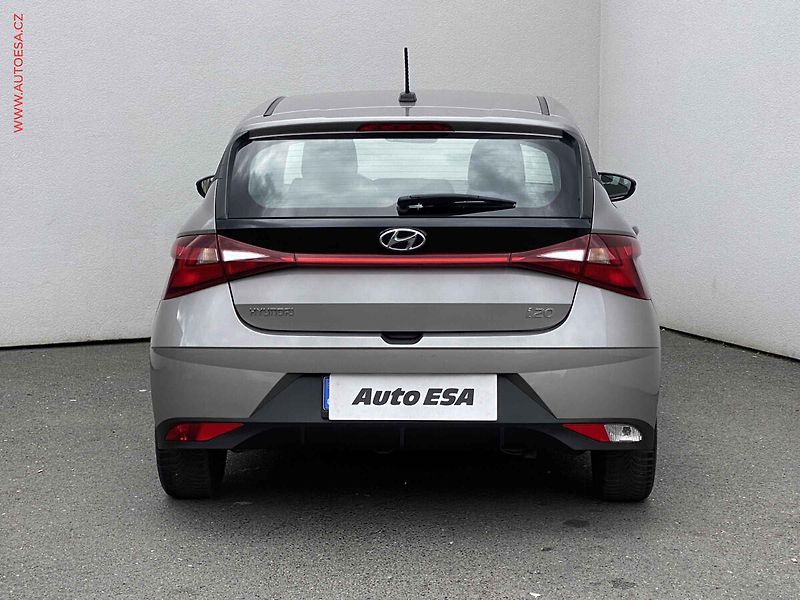Hyundai i20 (2021) 1.2 MPi, 2.maj,ČR, servis - fotka 5 z 16