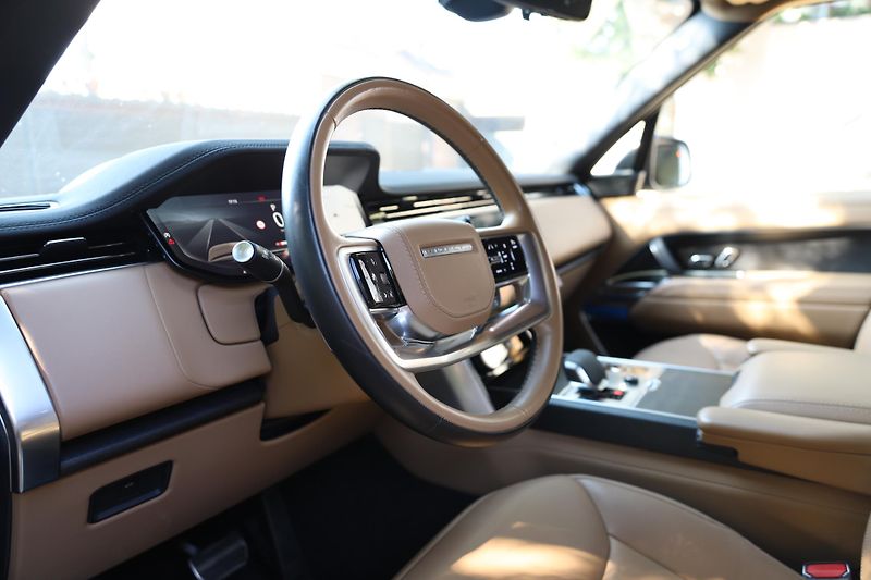 Land Rover Range Rover (2023) 3.0D mHEV D250 HSE AWD AT - fotka 18 z 42