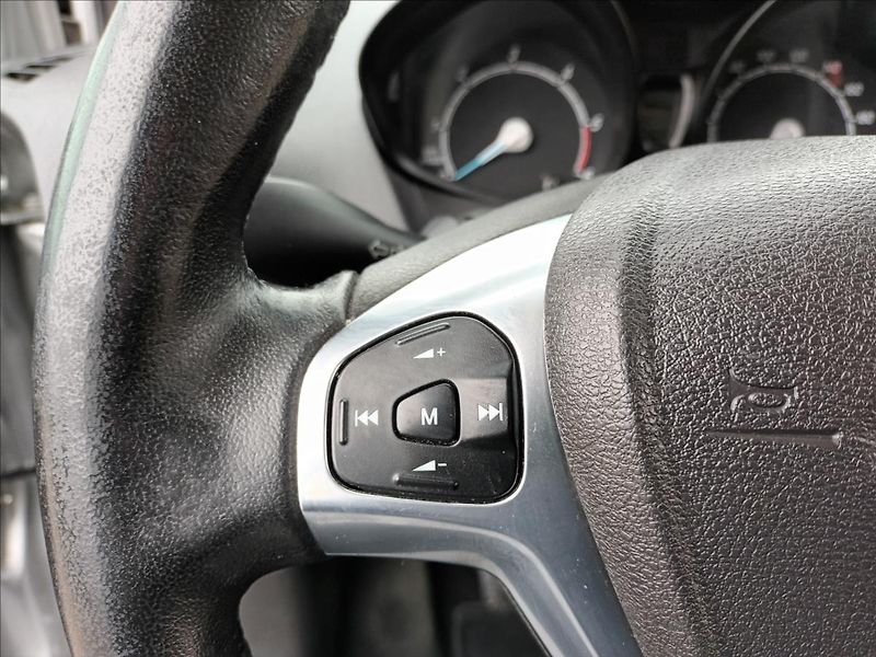 Ford Tourneo Courier 1,5 TDCI,ČR,SERVISKA,ROZVODY - fotka 28 z 37