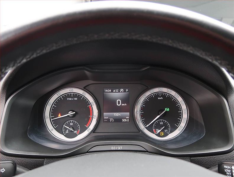 Škoda Karoq (2017) Style 1.5 TSI, Automat - fotka 11 z 21