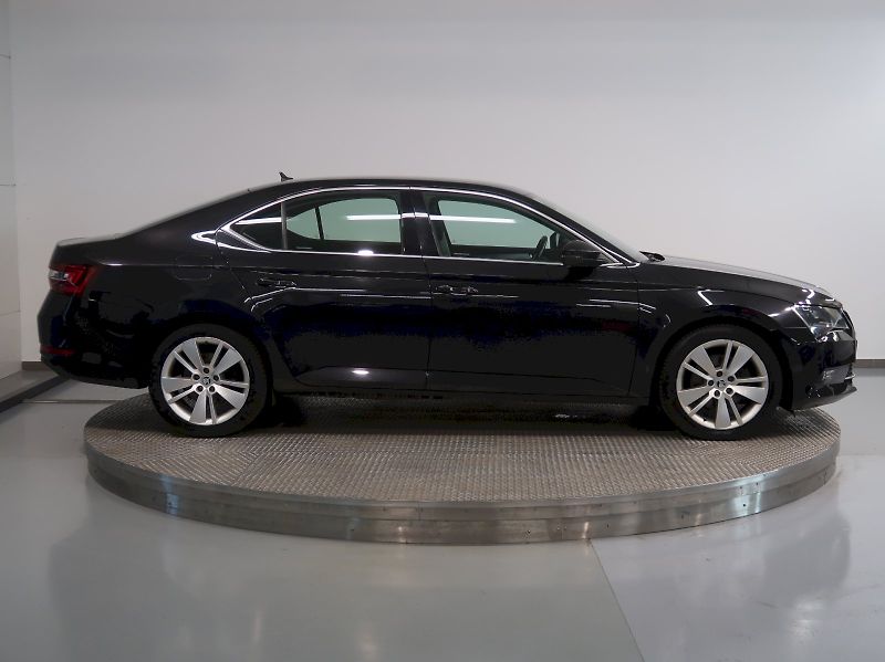 Škoda Superb (2018) STYLE 2.0TDI 140KW DSG CANTON - fotka 8 z 42