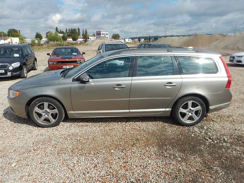 Volvo V70 D3 2.0 D, AUT, 120 kW  - fotografie inzerátu