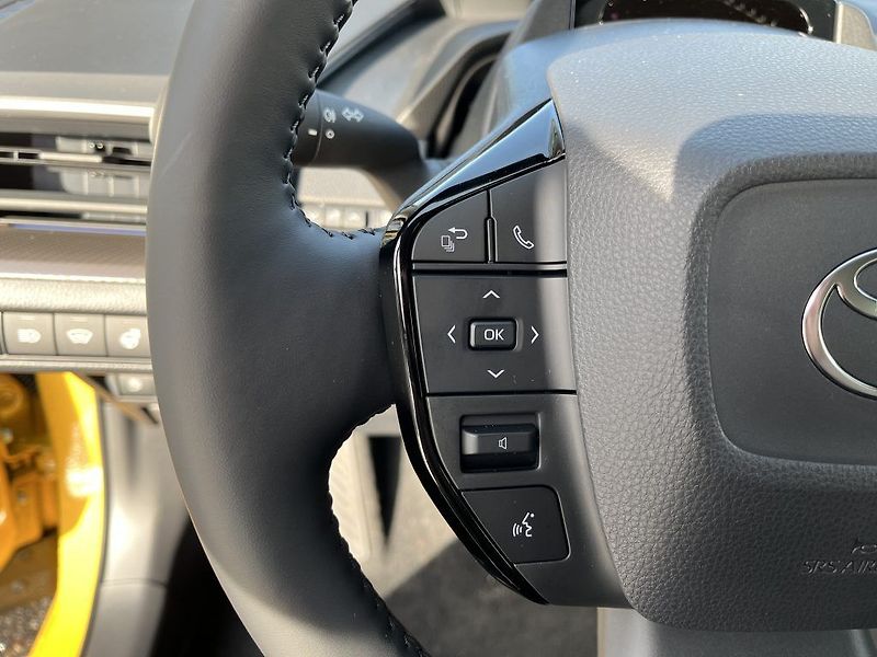 Toyota Prius 2.0L PHEV Prestige - fotka 13 z 25