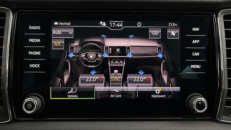Škoda Kodiaq 2.0 TDI DSG 4x4 Style - fotka 28 z 31