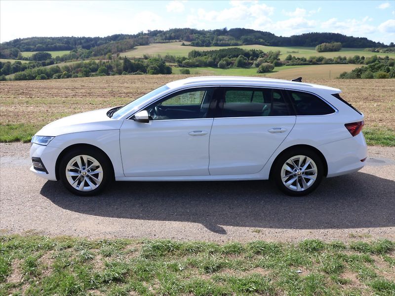 Škoda Octavia 2,0 TDI DSG Style Matrix DPH - fotka 4 z 22