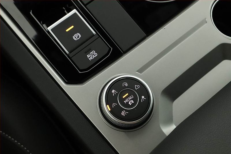 Volkswagen Touareg (2022) 3.0 TDI - fotka 17 z 21