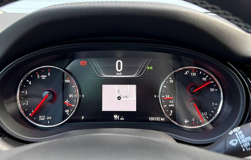 Opel Insignia (2018)  2.0 CDTI AUTOMAT 2018 125KW - fotka 23 z 30