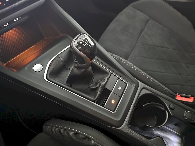 Volkswagen Golf (2021) 1,5 TSI EVO 150K STYLE - fotka 31 z 39