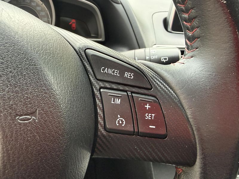 Mazda 3 2.0 Center-Line - fotka 31 z 34