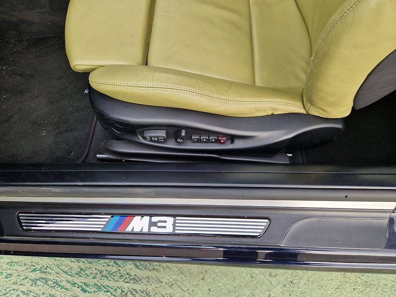 BMW M3 - fotka 28 z 39