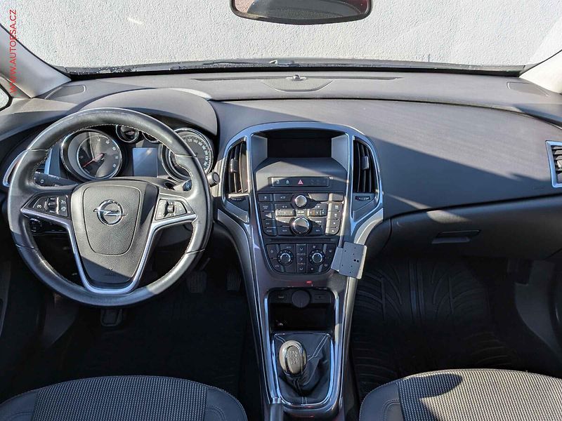 Opel Astra (2013) 1.4T, ČR, AC, tempo - fotka 8 z 13