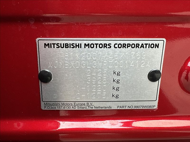 Mitsubishi Eclipse Cross 2,4 PHEV 188PS  A/T 4x4 - fotka 47 z 52