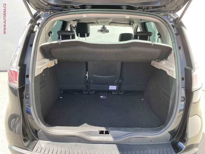Renault Scénic (2016) 1.5dCi, BOSE, AT, kamera - fotka 7 z 17