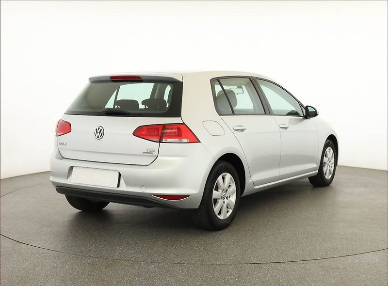 Volkswagen Golf (2014) 1.2 TSI, Serv.kniha - fotka 5 z 13
