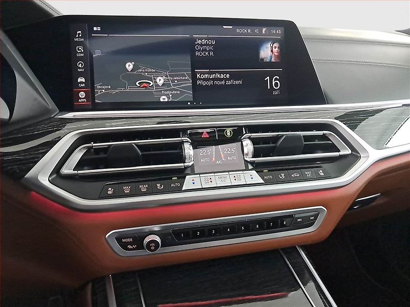 BMW X7 (2022) M50i - fotka 12 z 30