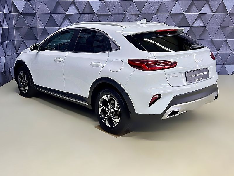 Kia Ceed 1.6 CRDi 100 KW 7DCT EXCLUSIVE - fotka 5 z 24