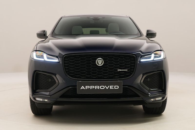 Jaguar F-Pace P250 SE R-DYNAMIC AWD AUT  - fotka 15 z 43