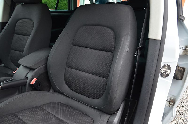 Škoda Superb (2015) 2.0 TDi DSG 4x4 WEBASTO /TAŽNÉ - fotka 19 z 38