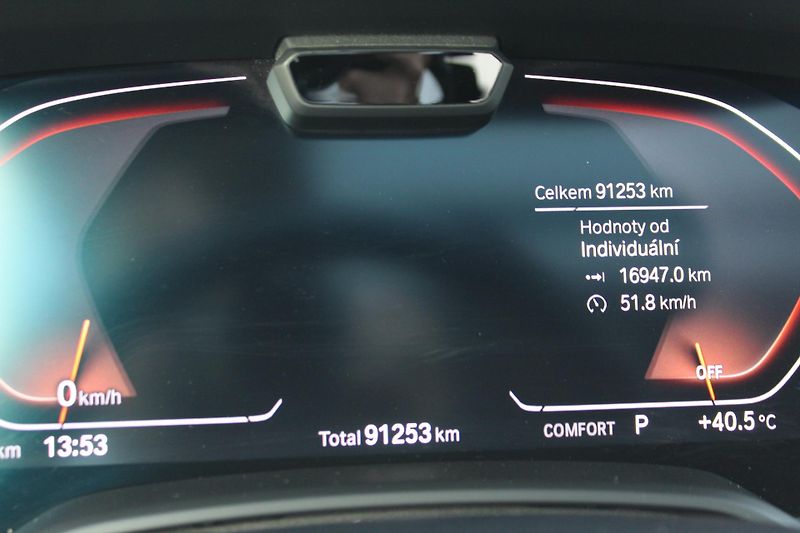 BMW X5 xDrive30d - fotka 25 z 26