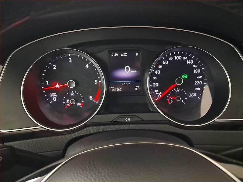Volkswagen Passat (2019) 2.0 TDI, 4X4, Automat, Kůže - fotka 11 z 25