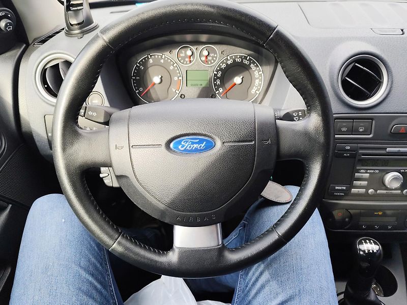 Ford Fusion (2008) 1. 4 Duratec 58 kW / 80 k 5 st - fotka 10 z 24