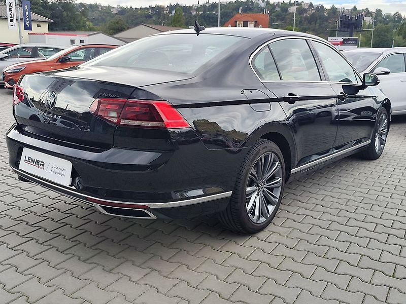 Volkswagen Passat 2.0 TDI/110kW Elegance - fotka 5 z 34