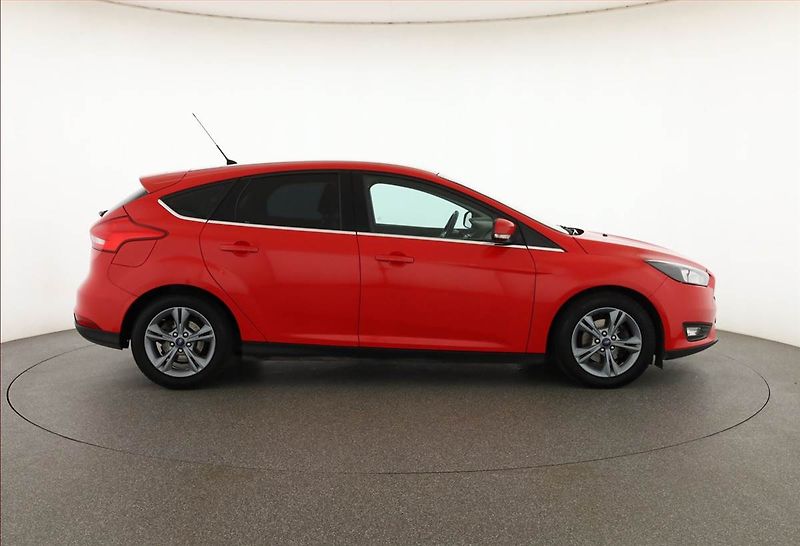 Ford Focus (2017) 1.0 EcoBoost, Serv.kniha - fotka 6 z 16